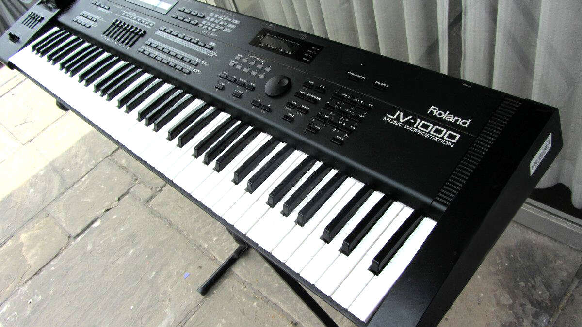 Roland JV-1000