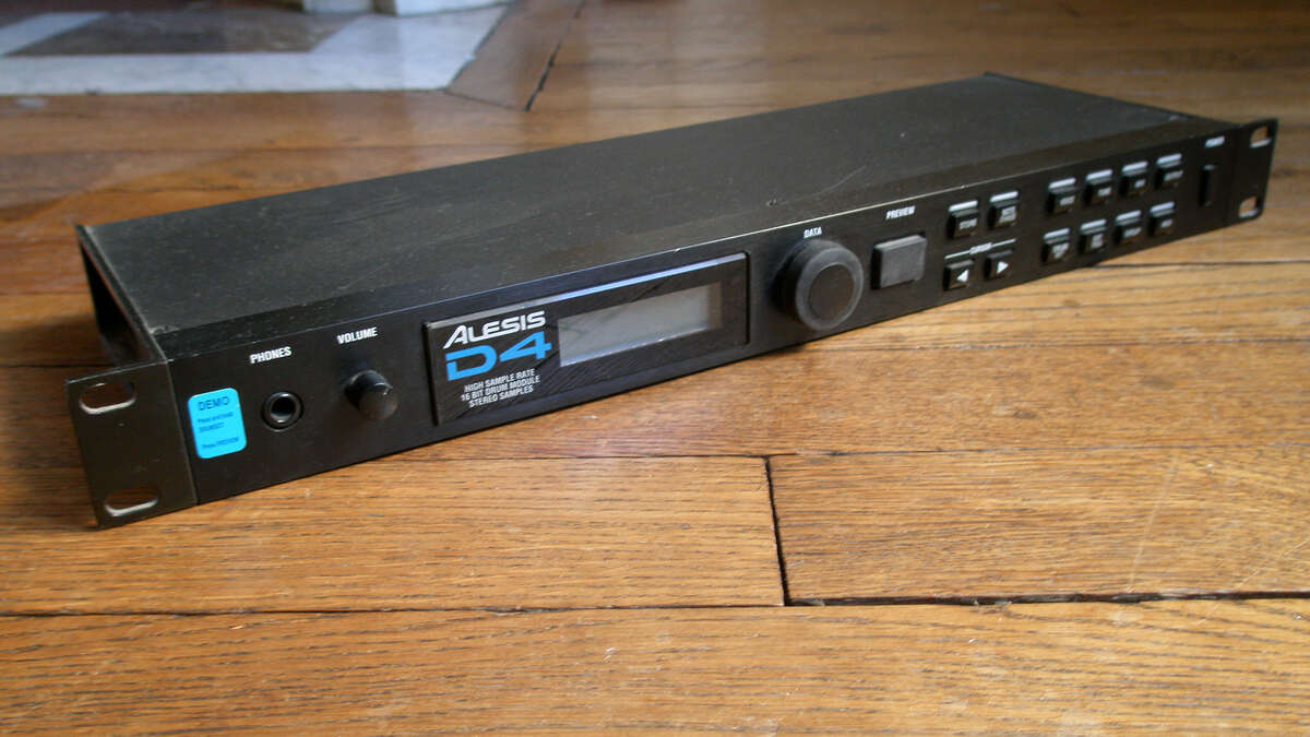 Alesis D4