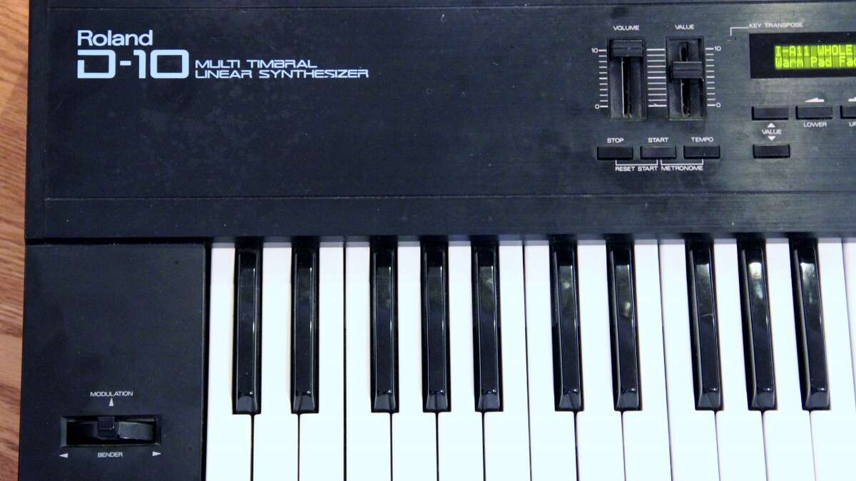 Roland D-10