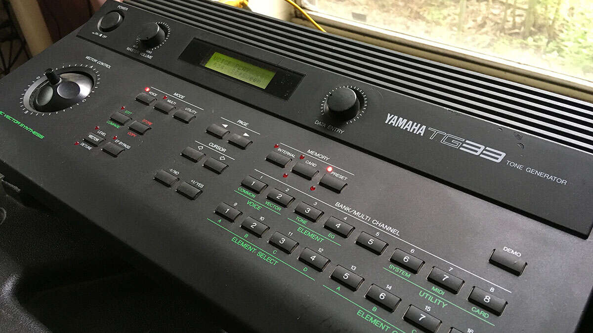 Yamaha TG33