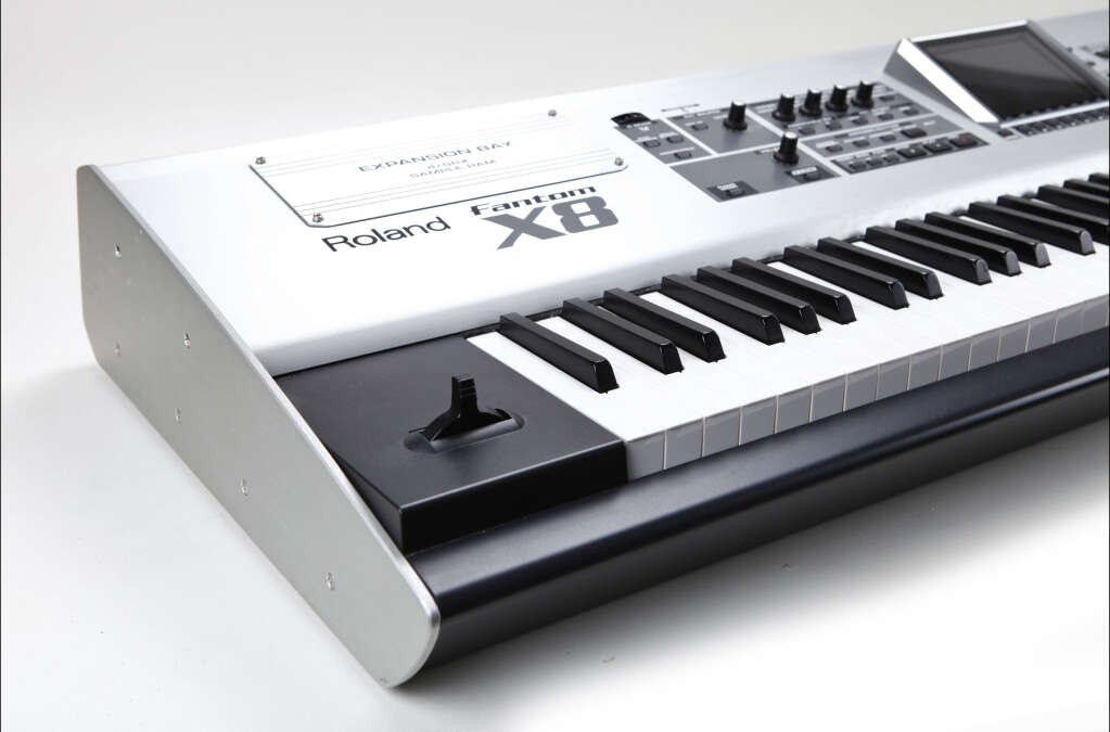 Roland Fantom X8