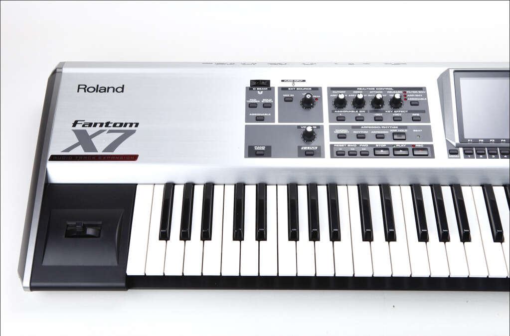 Roland Fantom X7