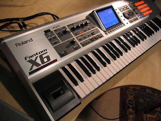 Roland Fantom X6