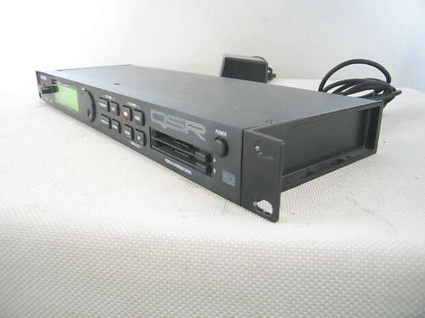 Alesis QSR